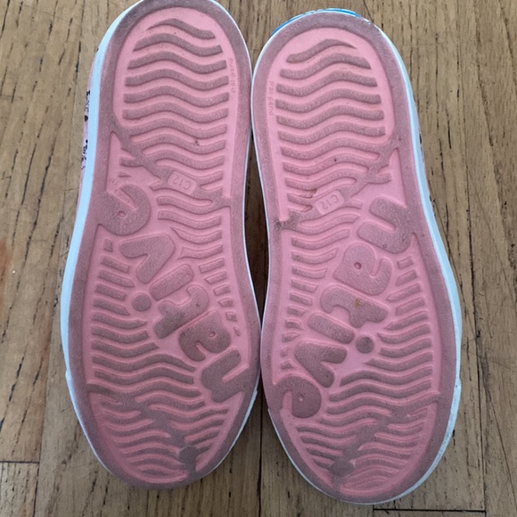 Native pink Minnie Mouse shoes - Picture 5 of 8